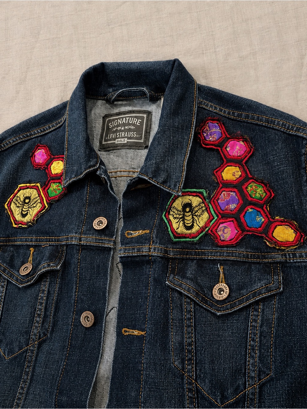 Vintage Levi Strauss Denim Jacket Bee Honeycomb Patch Size L